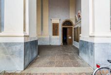 Portone d'accesso al Chiostro da piazza Duomo